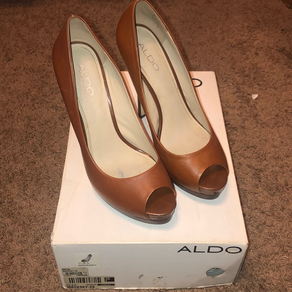 Camel peep toe pumps